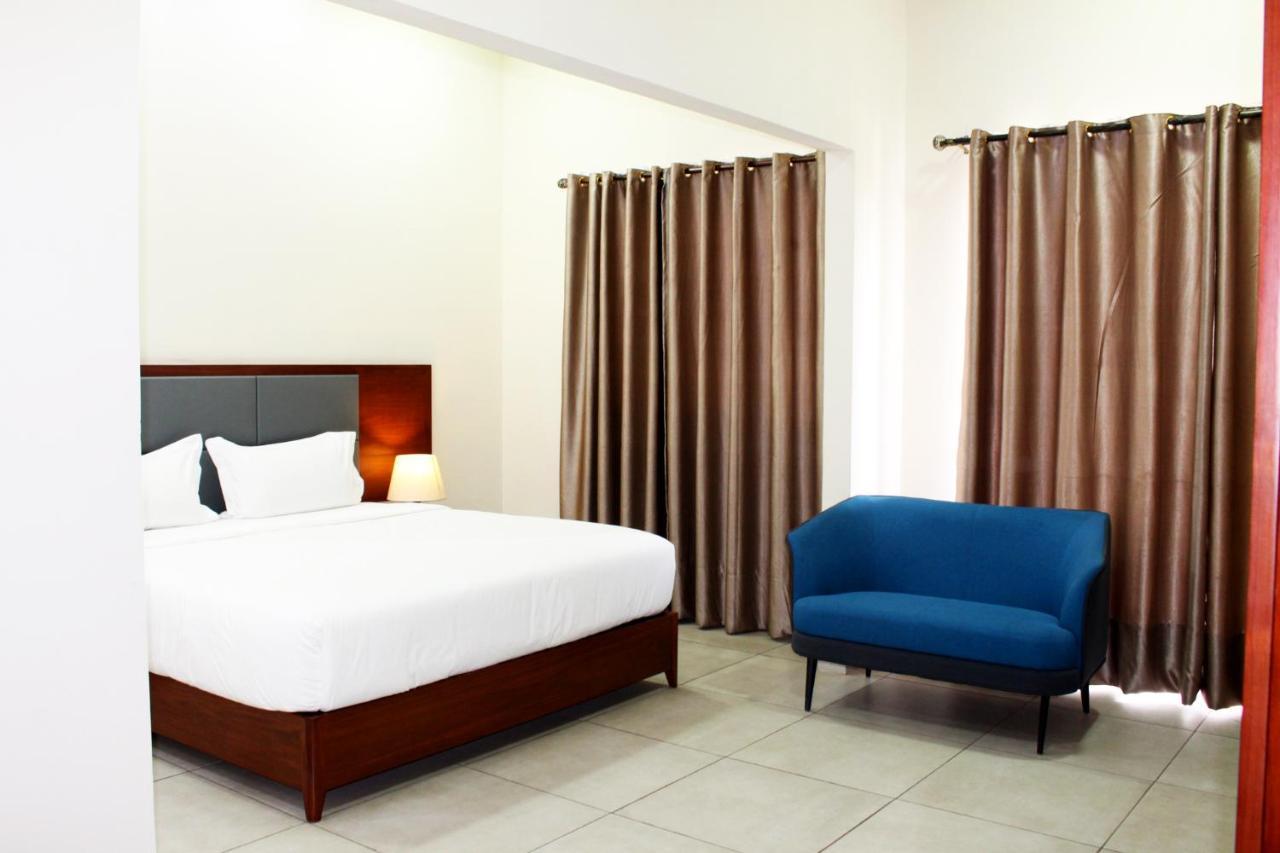 Ixoras Hotel Kinshasa Exterior foto